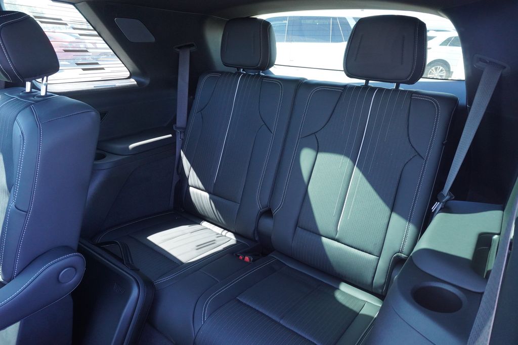 2026 Cadillac VISTIQ Luxury - Photo 11