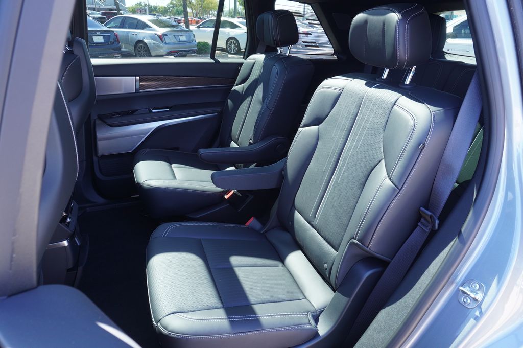 2026 Cadillac VISTIQ Luxury - Photo 10