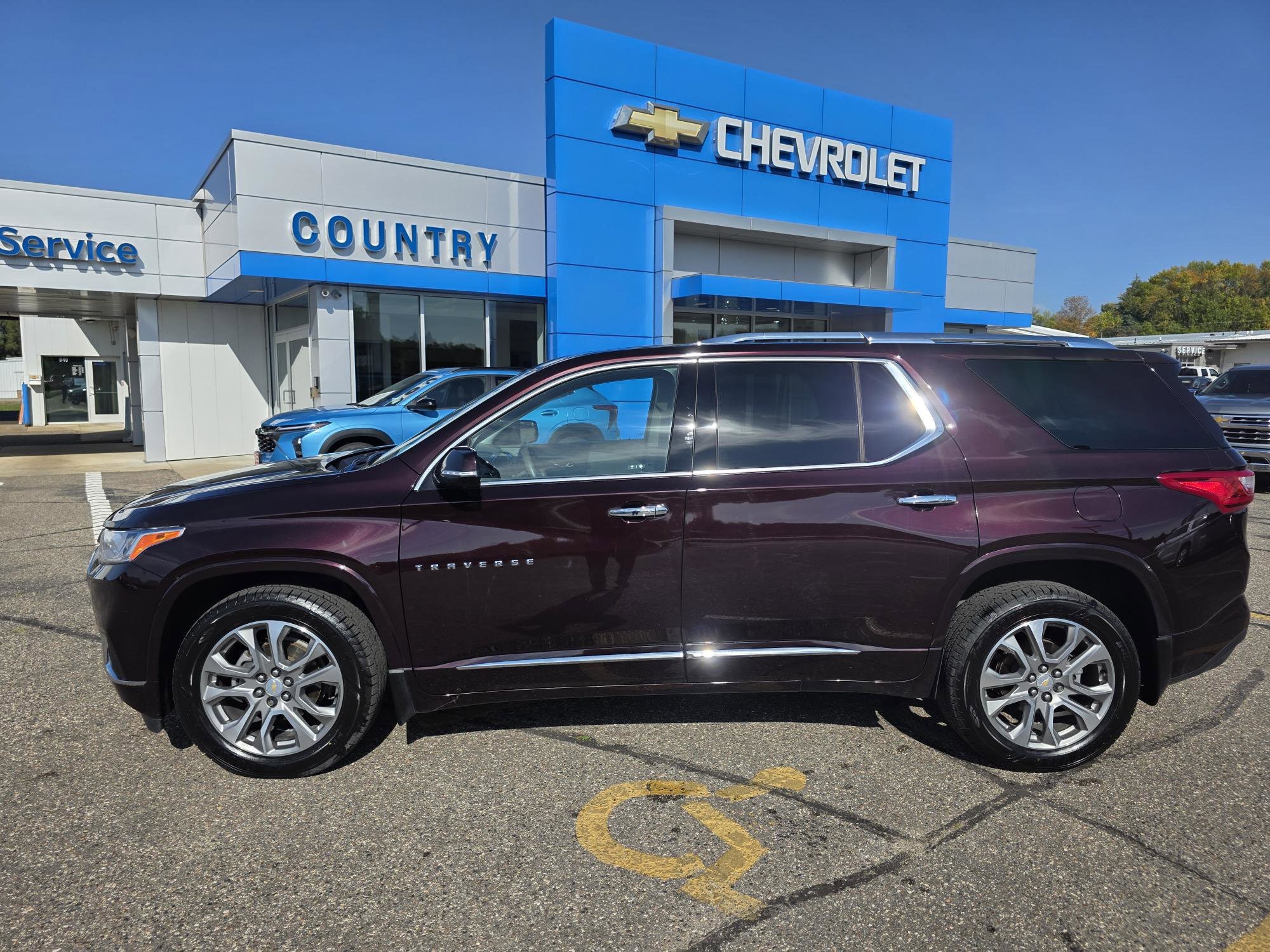 Used 2020 Chevrolet Traverse Premier with VIN 1GNEVKKW4LJ186507 for sale in Annandale, Minnesota