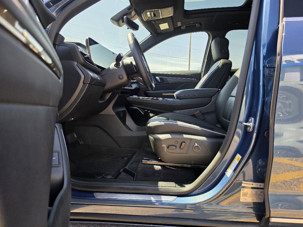Used 2026 Buick Enclave Avenir SUV