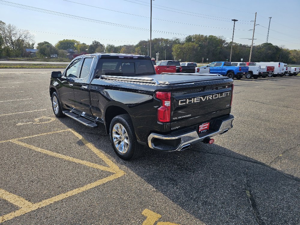2019 Chevrolet Silverado 1500 LTZ photo 2
