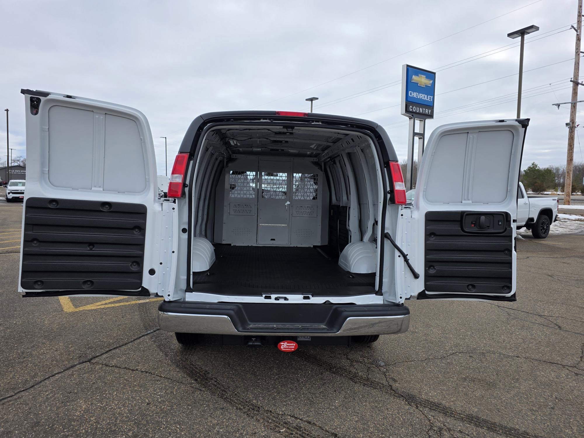 2025 Chevrolet Express Cargo Work Van - Photo 9