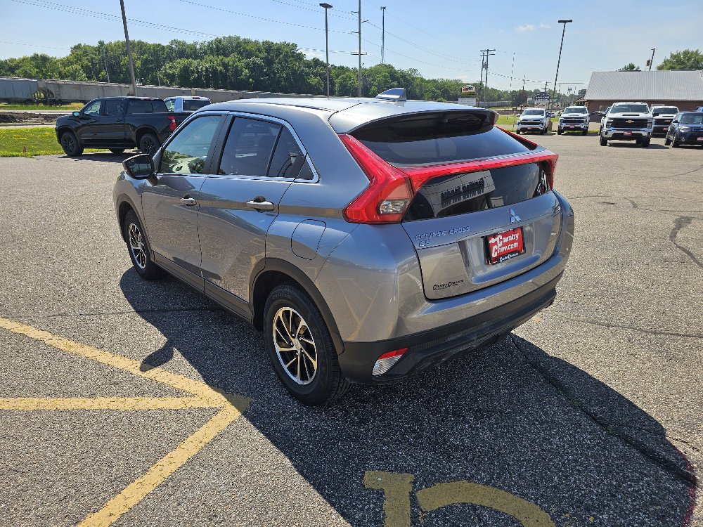 2020 Mitsubishi Eclipse Cross ES photo 2