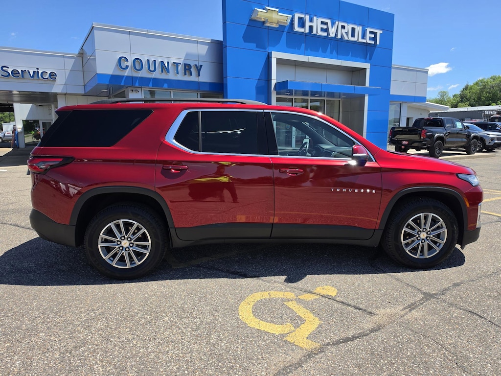 Used 2023 Chevrolet Traverse LT Cloth SUV