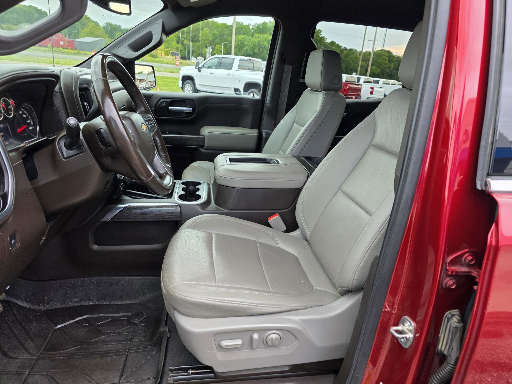 2021 Chevrolet Silverado 1500 LTZ photo 3