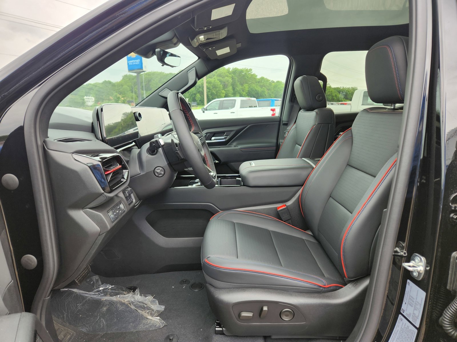 2024 Chevrolet Silverado EV RST photo 4