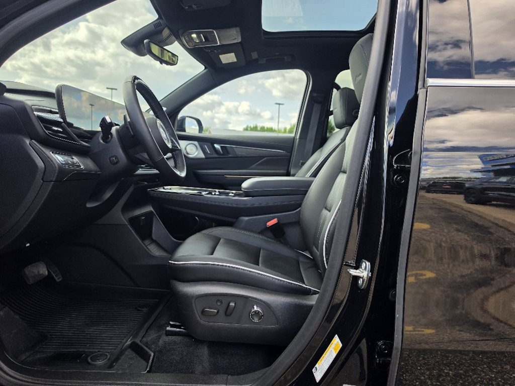 Used 2026 Buick Enclave Avenir SUV