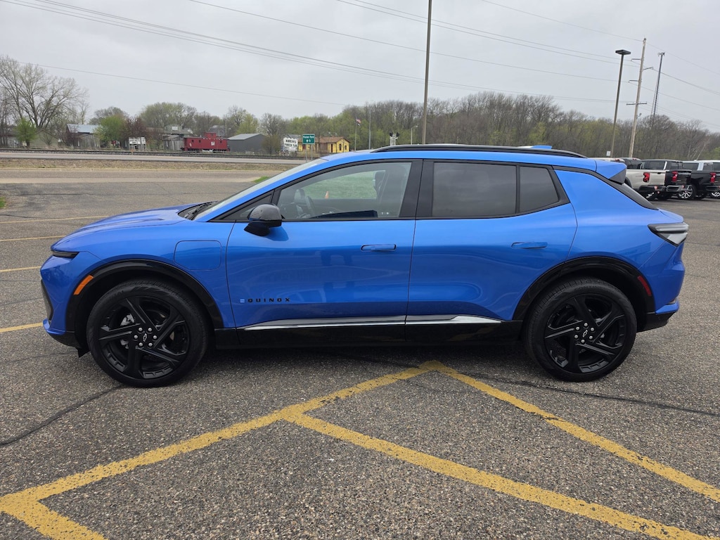 Used 2025 Chevrolet Equinox EV RS SUV