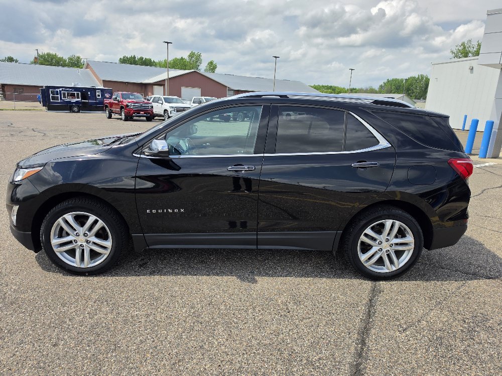 Used 2020 Chevrolet Equinox Premier with VIN 2GNAXYEX6L6263472 for sale in Annandale, Minnesota
