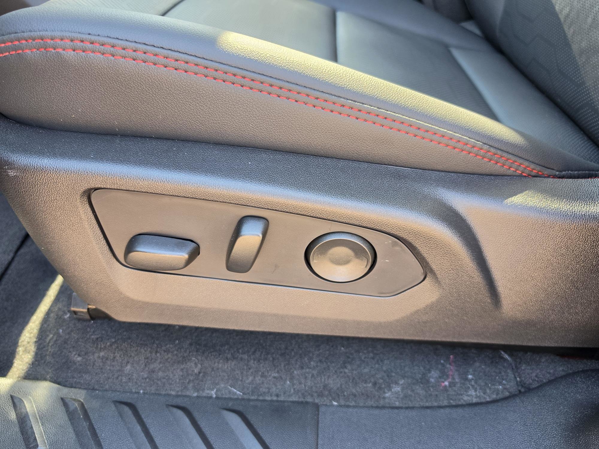 2026 Chevrolet Colorado Z71 - Photo 15