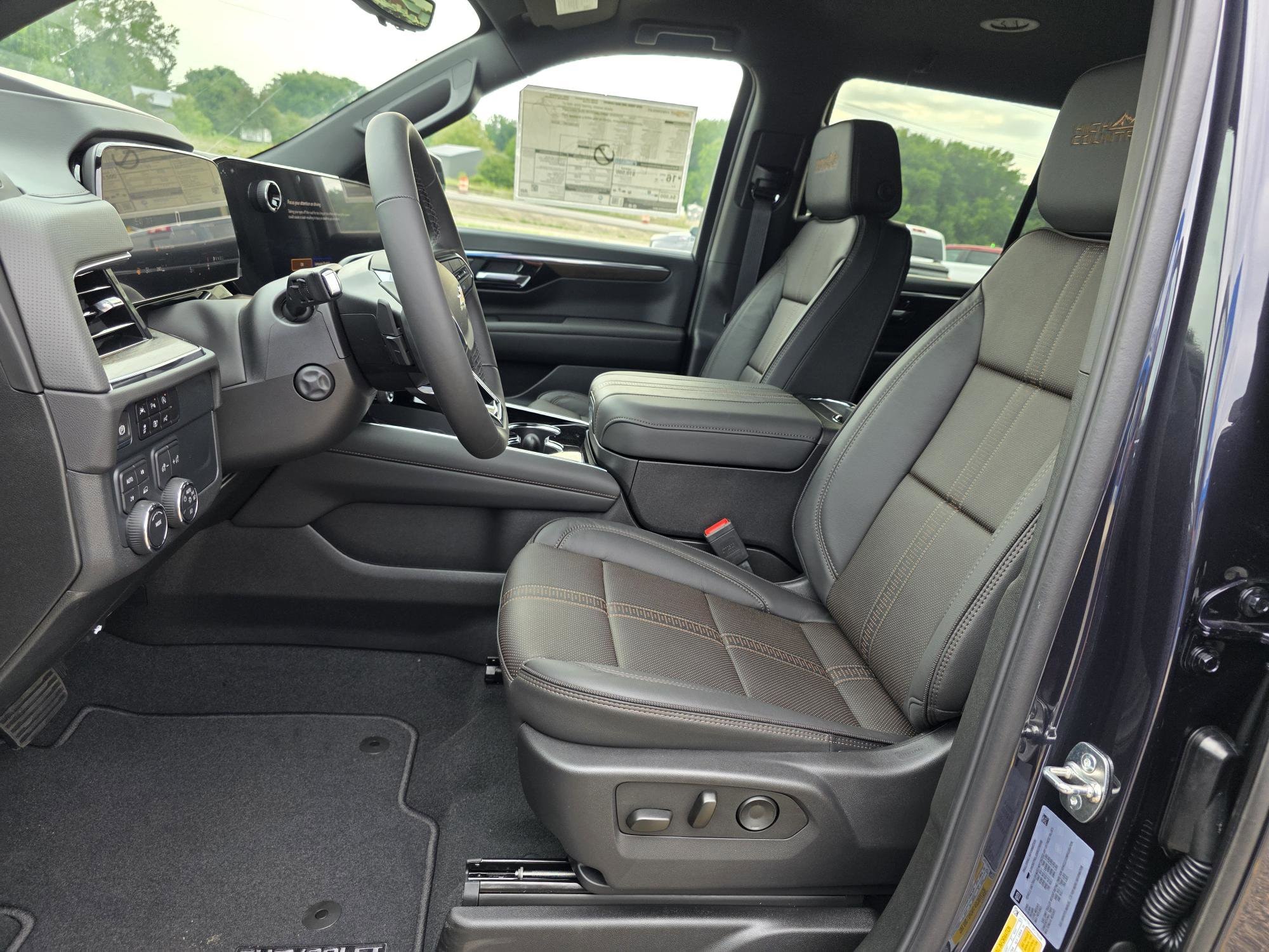 2025 Chevrolet Tahoe High Country photo 3