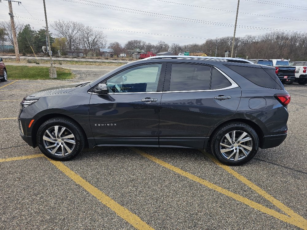 Used 2022 Chevrolet Equinox Premier with VIN 3GNAXXEV5NS199714 for sale in Annandale, Minnesota