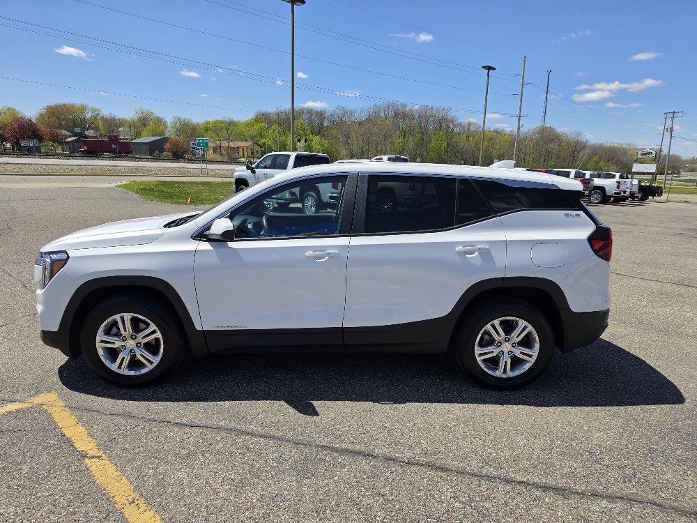 Used 2024 GMC Terrain SLE with VIN 3GKALTEG2RL284495 for sale in Annandale, Minnesota