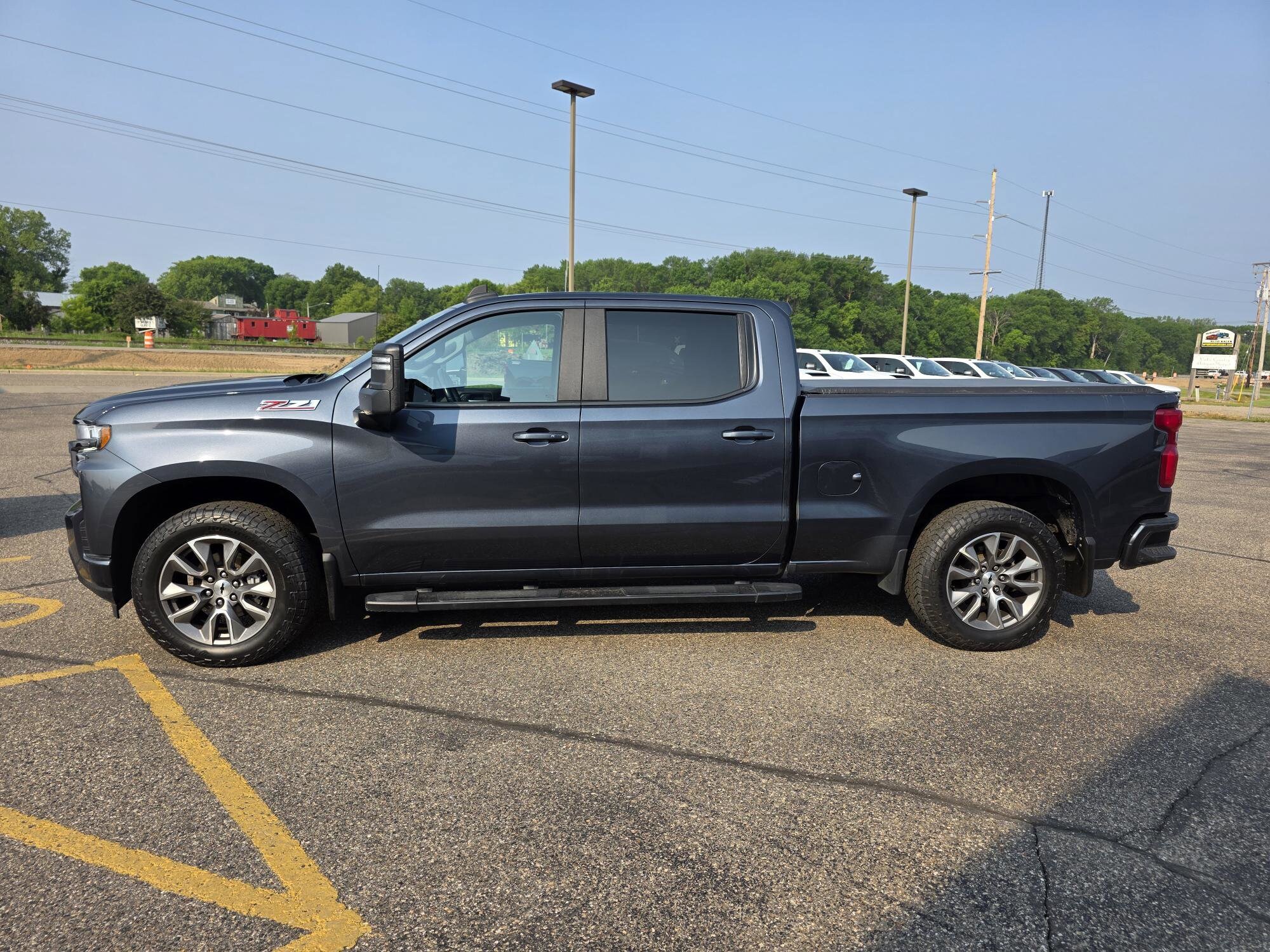 2021 Chevrolet Silverado 1500 RST photo 2