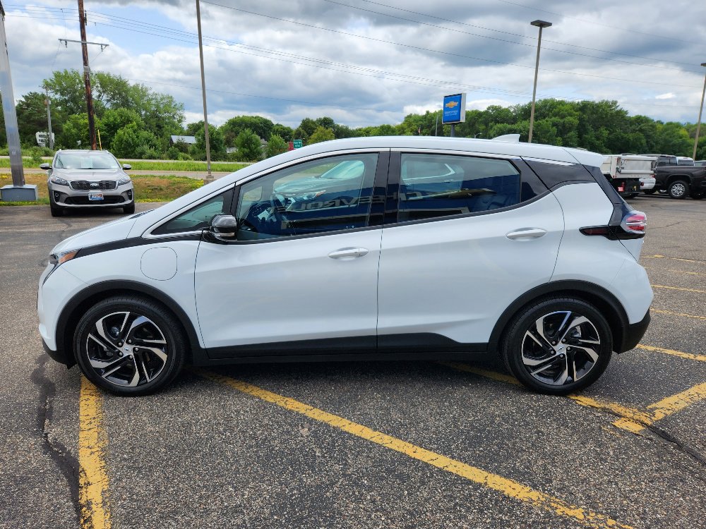 Used 2023 Chevrolet Bolt EV Premier with VIN 1G1FX6S0XP4117036 for sale in Annandale, Minnesota