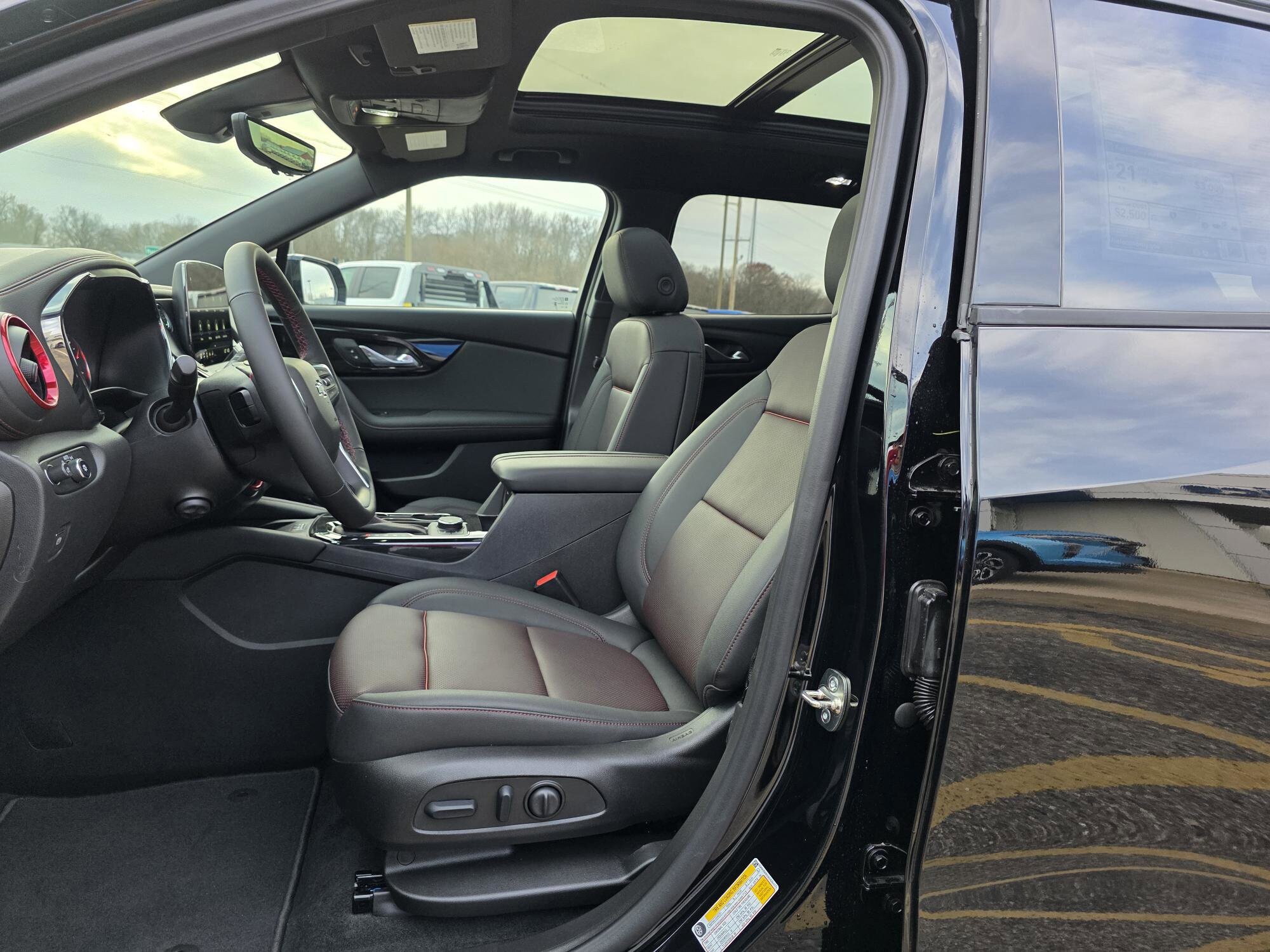 2025 Chevrolet Blazer RS photo 4