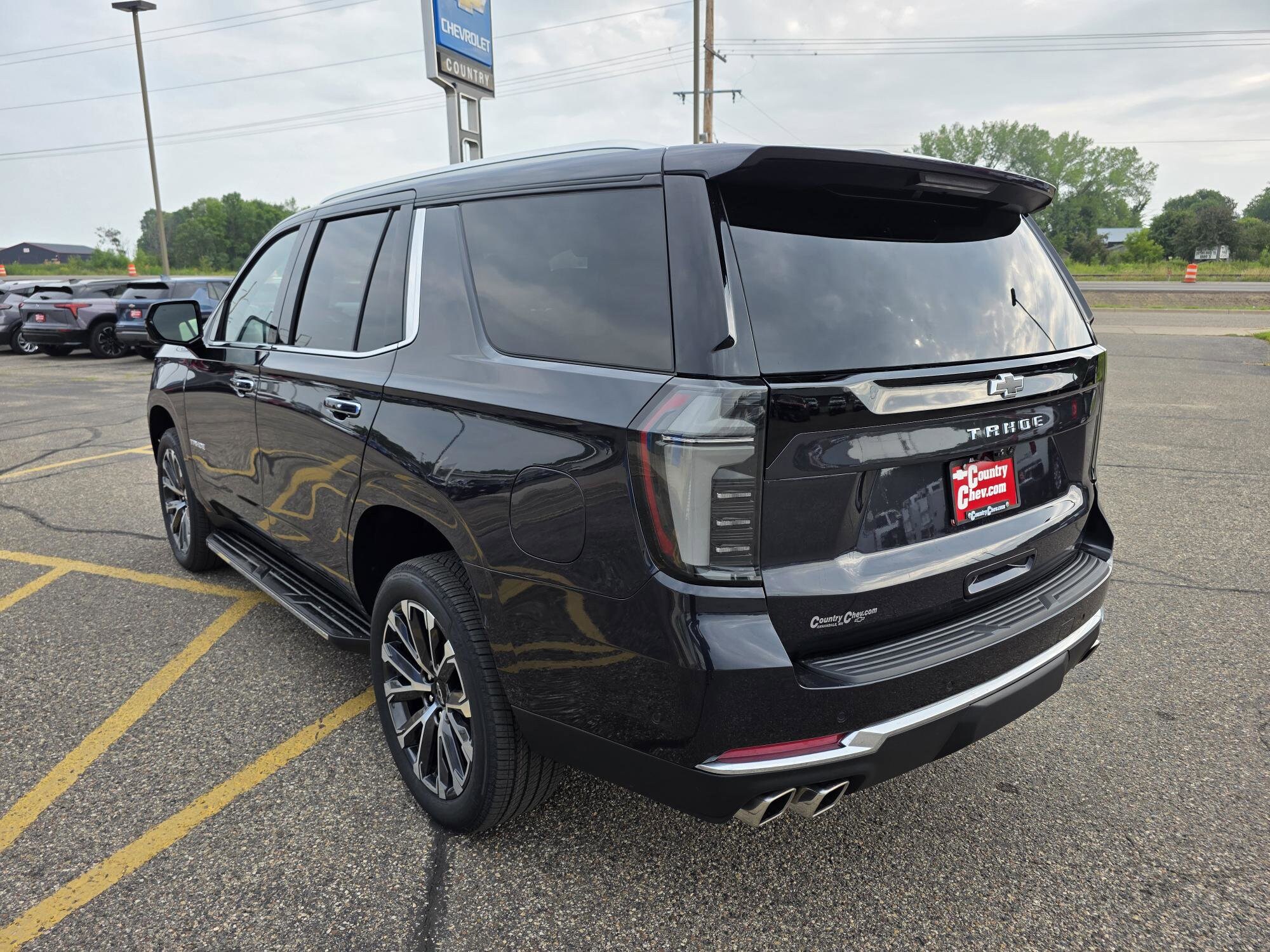 2025 Chevrolet Tahoe High Country photo 2