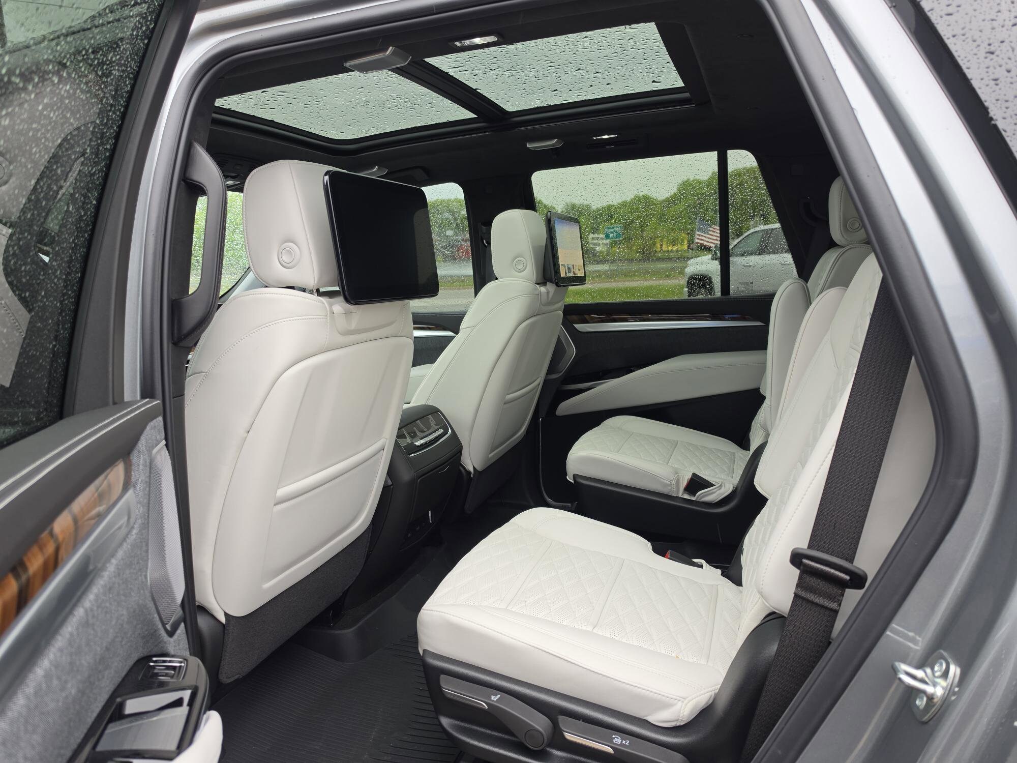 2026 Cadillac Escalade Platinum Sport - Photo 25