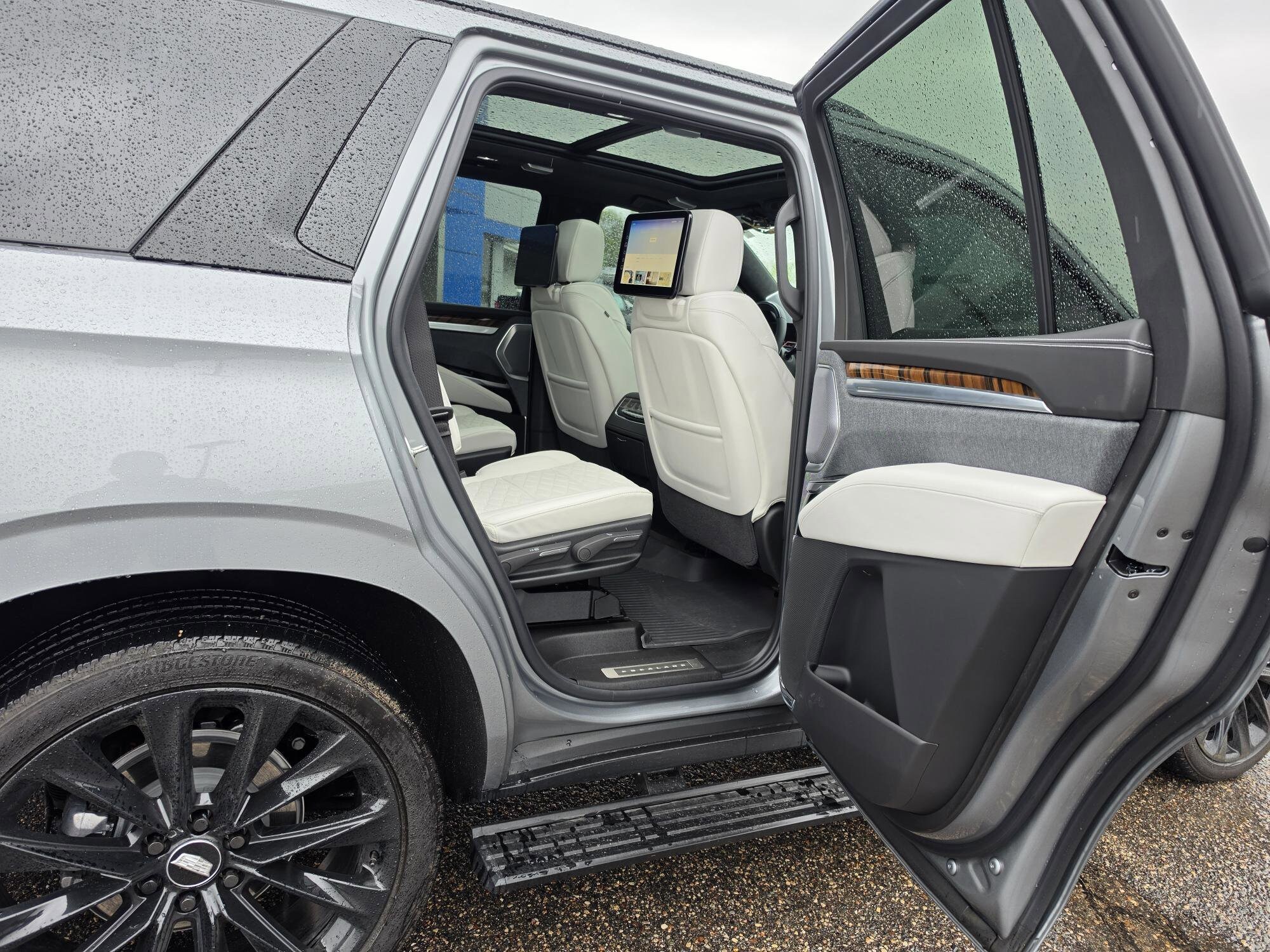 2026 Cadillac Escalade Platinum Sport - Photo 14