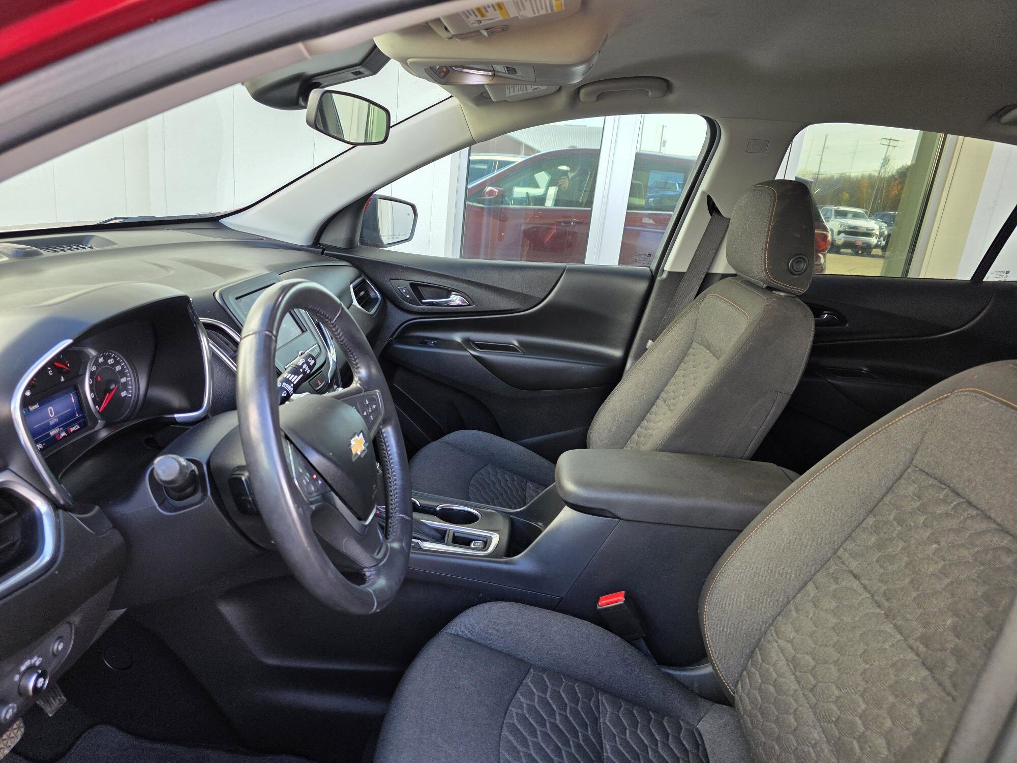 2020 Chevrolet Equinox LT photo 4