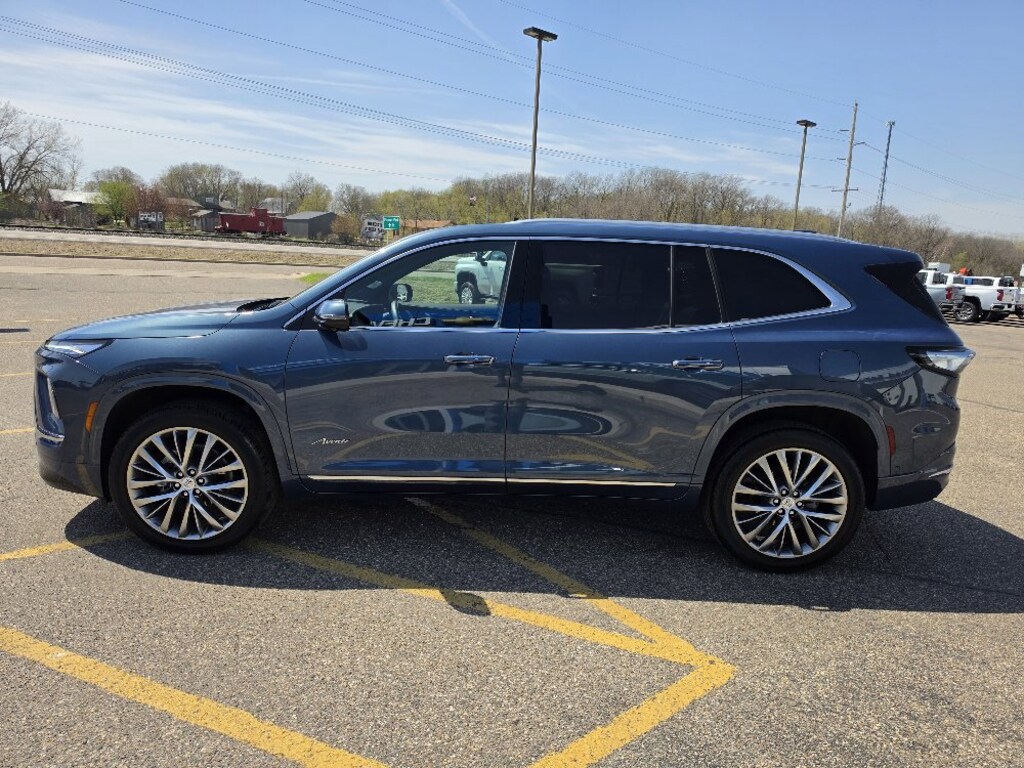 Used 2026 Buick Enclave Avenir SUV