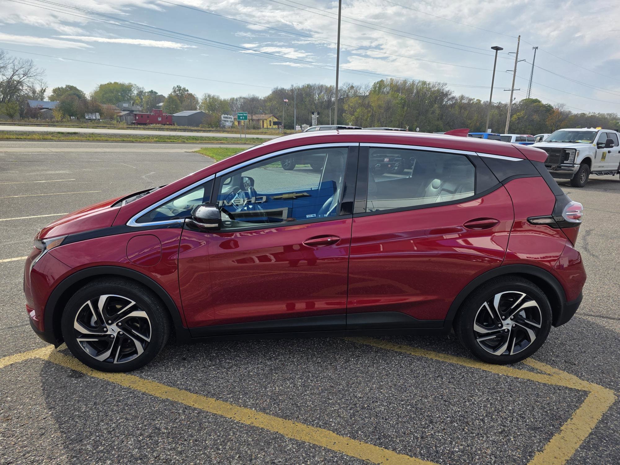 Used 2023 Chevrolet Bolt EV 2LT with VIN 1G1FX6S05P4163406 for sale in Annandale, Minnesota