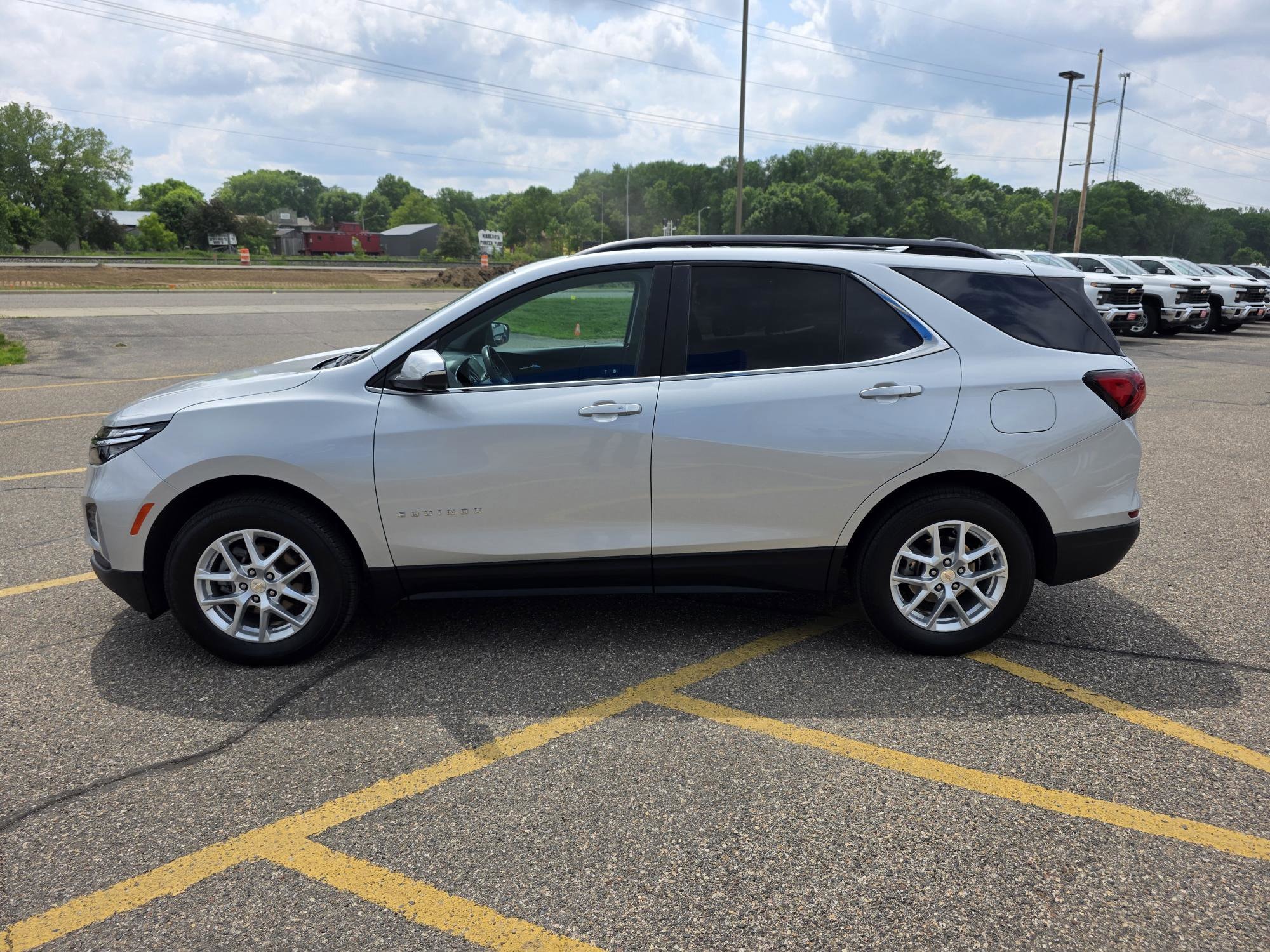 Used 2022 Chevrolet Equinox LT with VIN 3GNAXUEV9NL226728 for sale in Annandale, Minnesota