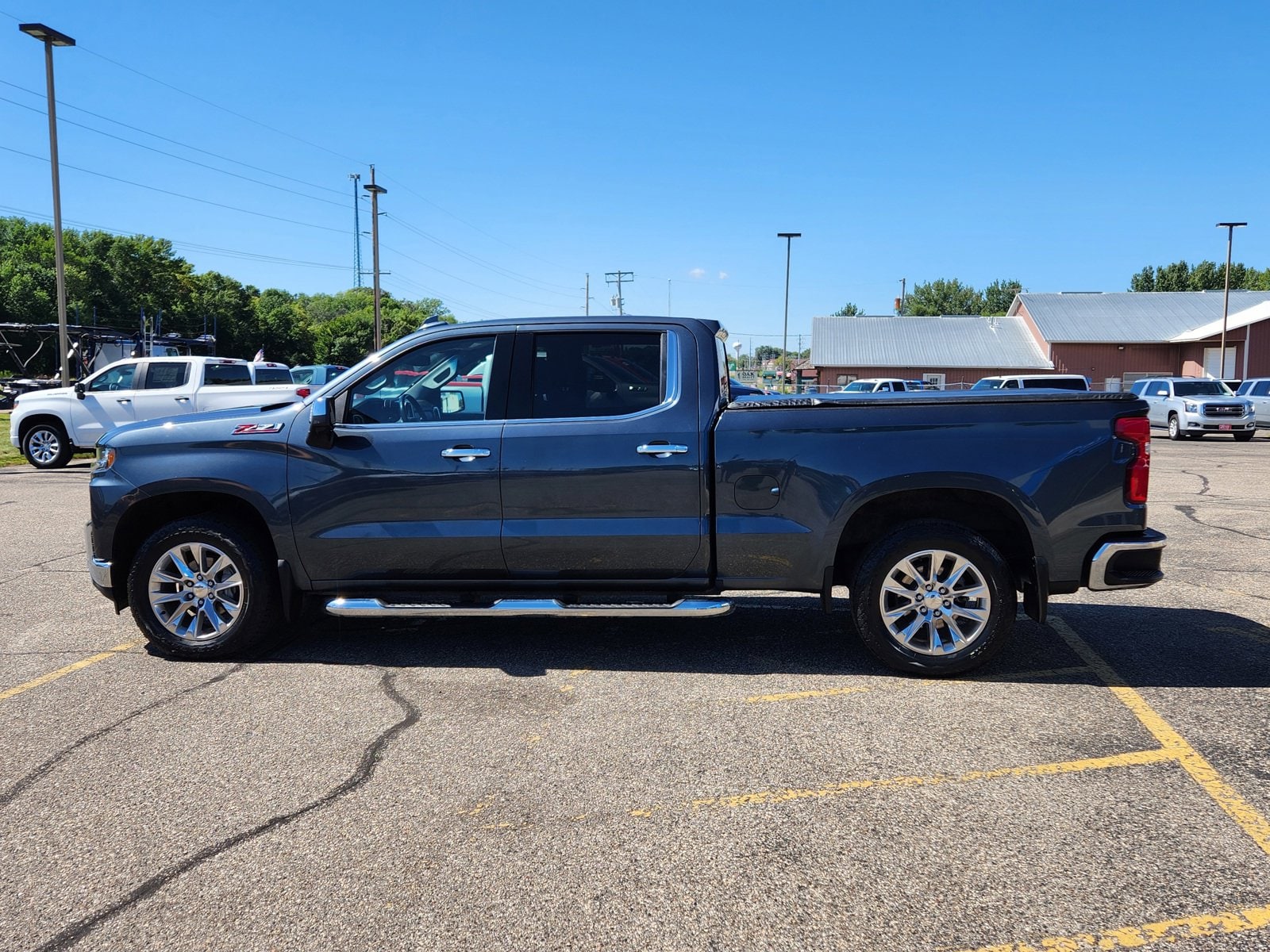 Used 2020 Chevrolet Silverado 1500 LTZ with VIN 3GCUYGEL3LG417893 for sale in Annandale, MN