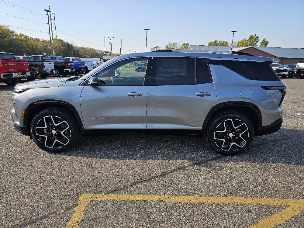 2026 Chevrolet Traverse High Country photo 2