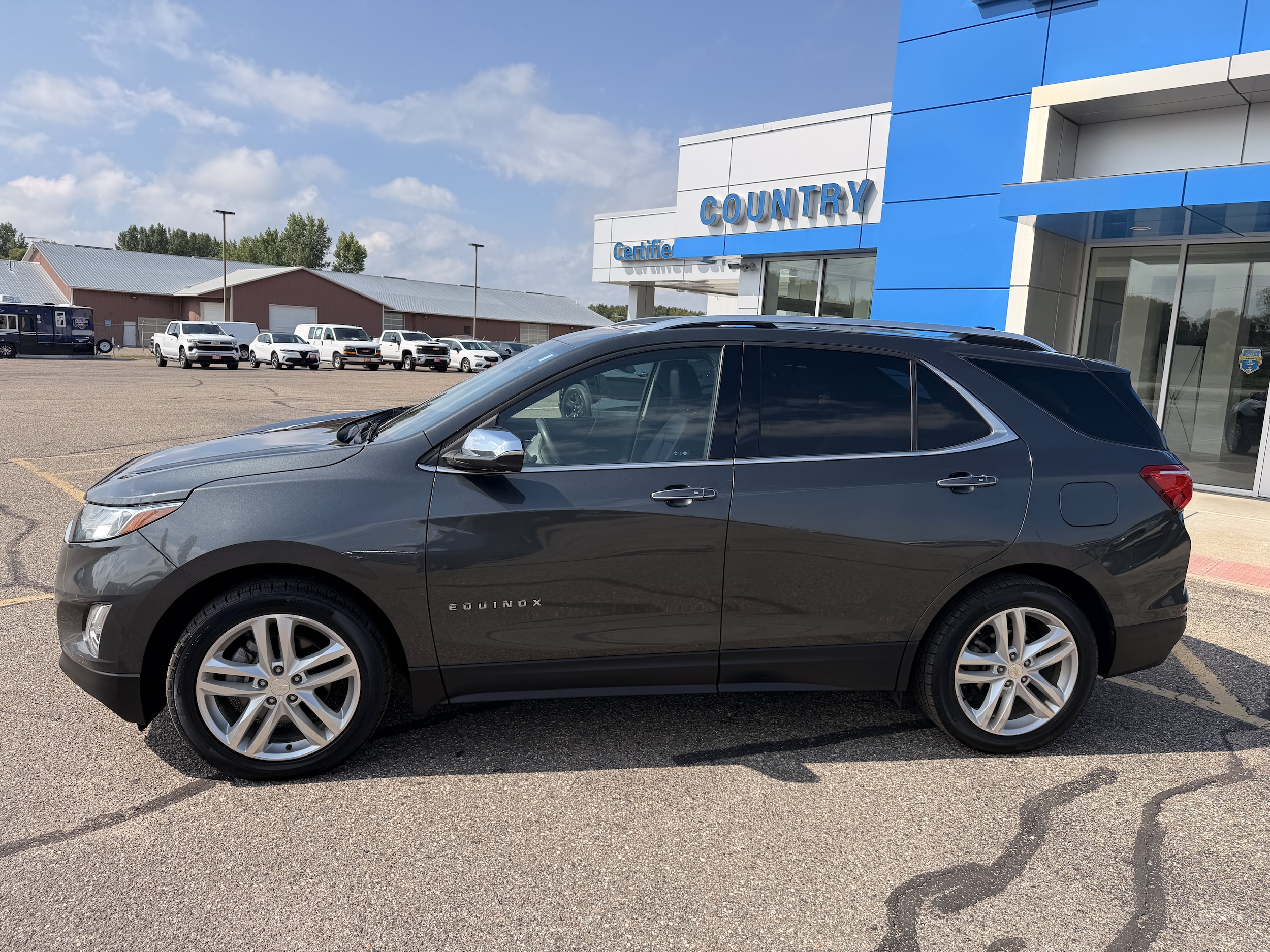 Used 2019 Chevrolet Equinox Premier with VIN 3GNAXYEX2KL352918 for sale in Annandale, Minnesota