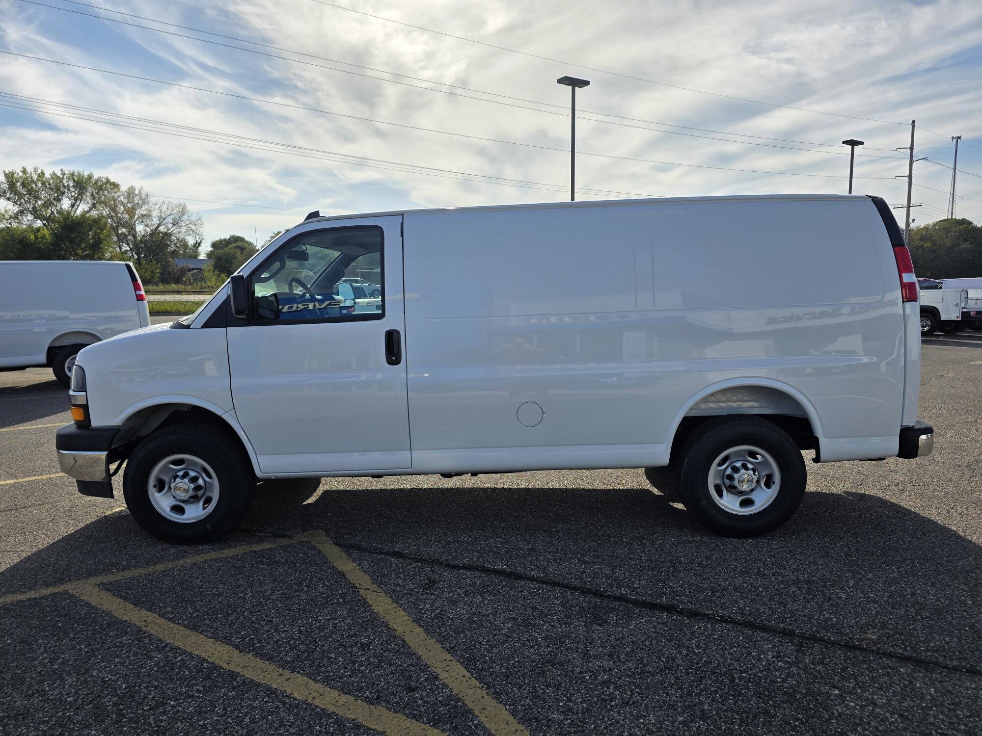 2025 Chevrolet Express Cargo 3500 Van photo 2