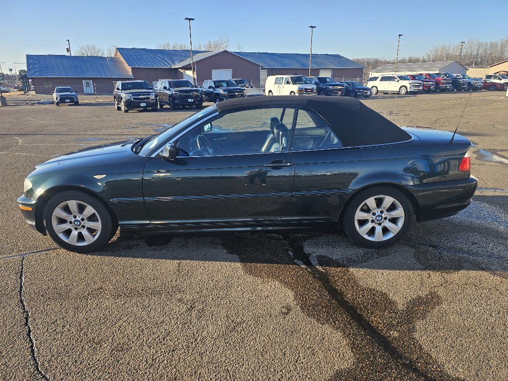 Used 2006 BMW 3 Series 325i with VIN WBABW33426PX85447 for sale in Annandale, Minnesota