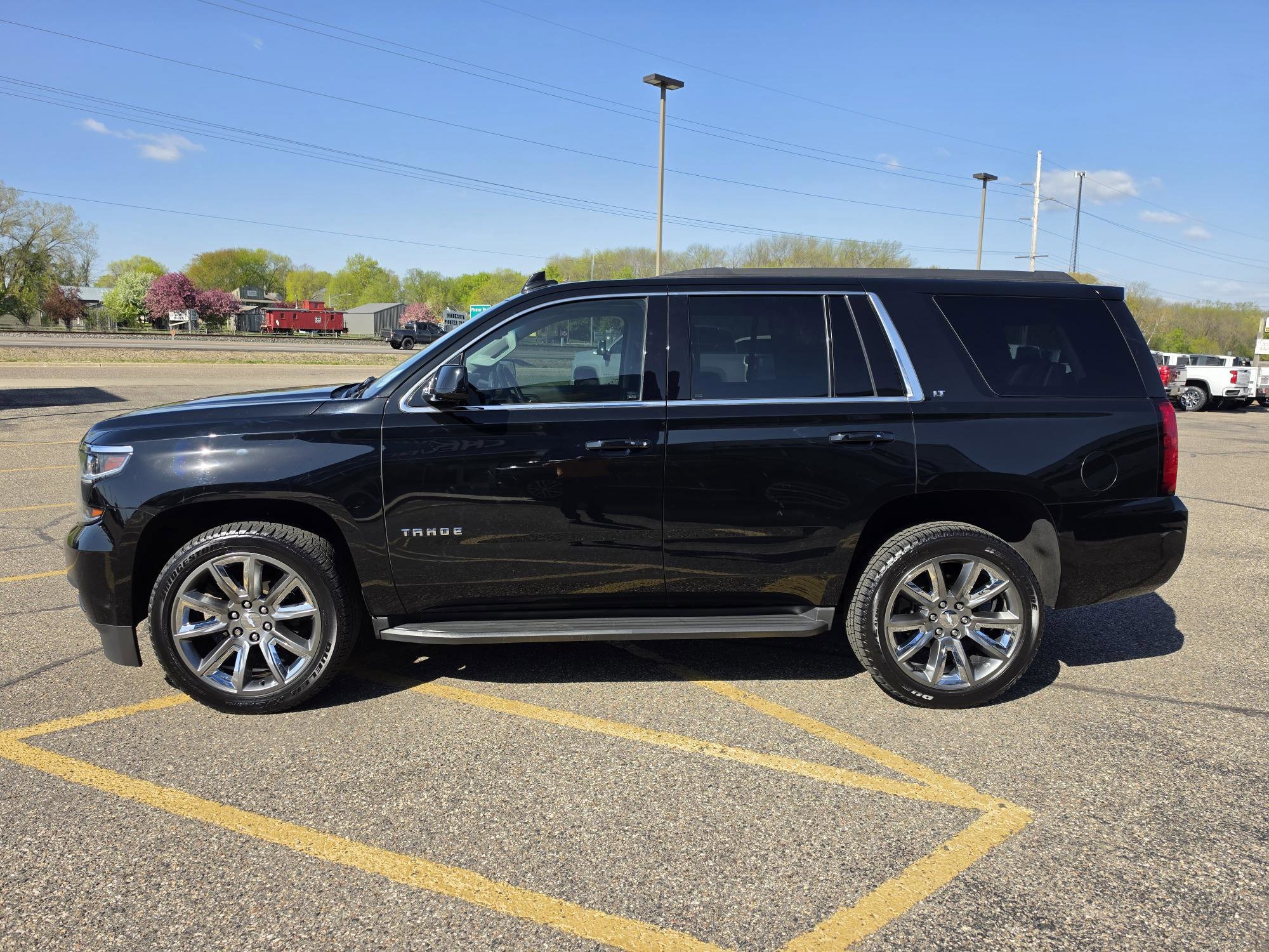 Used 2020 Chevrolet Tahoe LT with VIN 1GNSKBKCXLR298795 for sale in Annandale, Minnesota