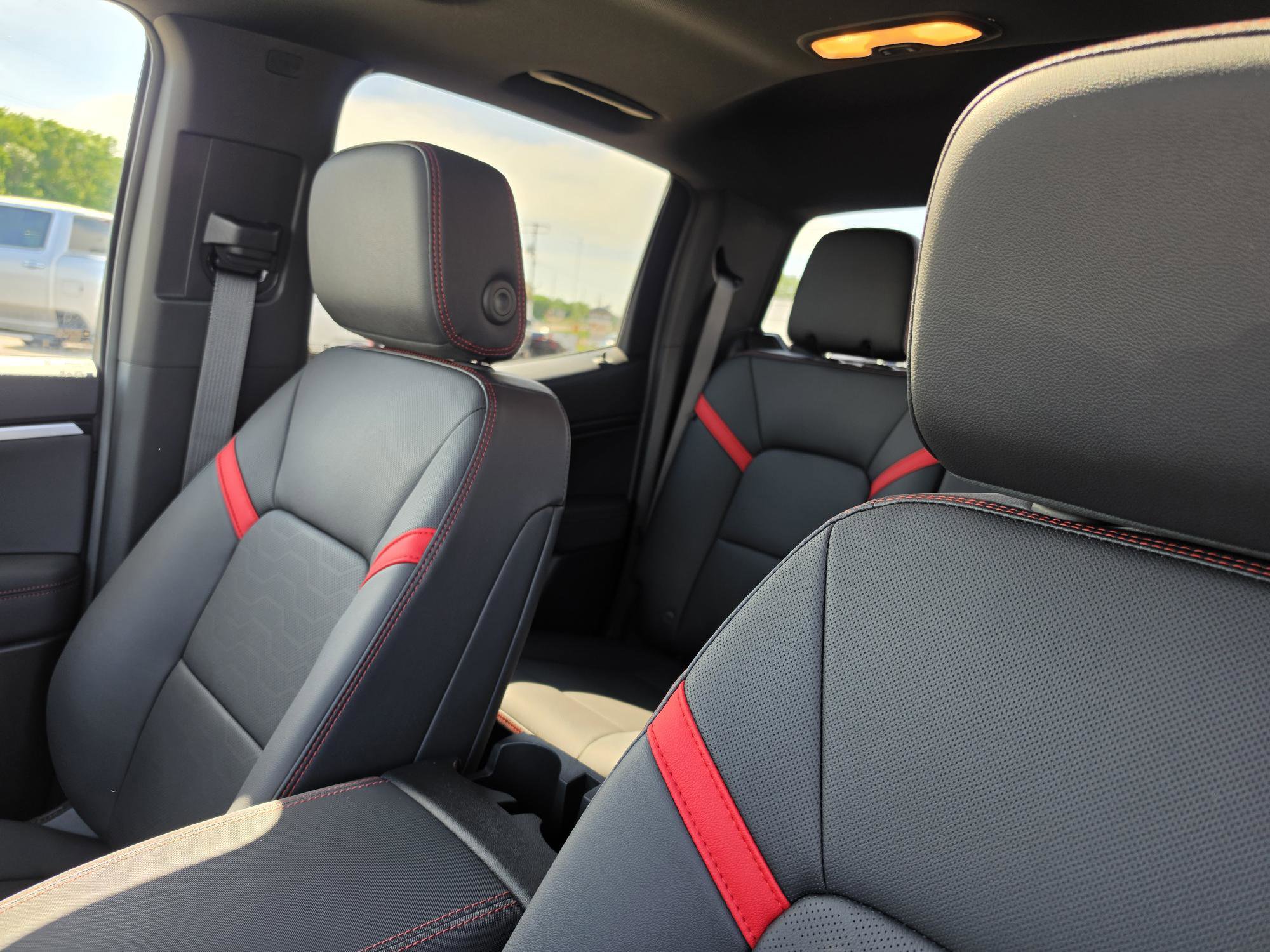 2026 Chevrolet Colorado Z71 - Photo 6