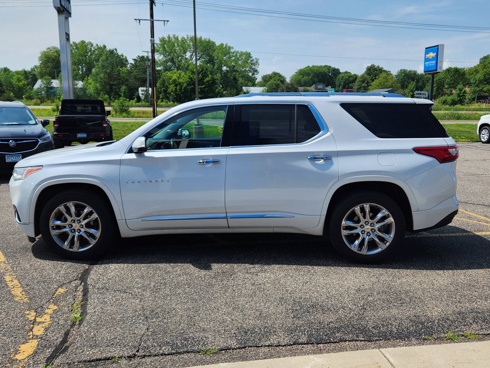 Used 2018 Chevrolet Traverse High Country with VIN 1GNEVKKW4JJ158641 for sale in Annandale, Minnesota