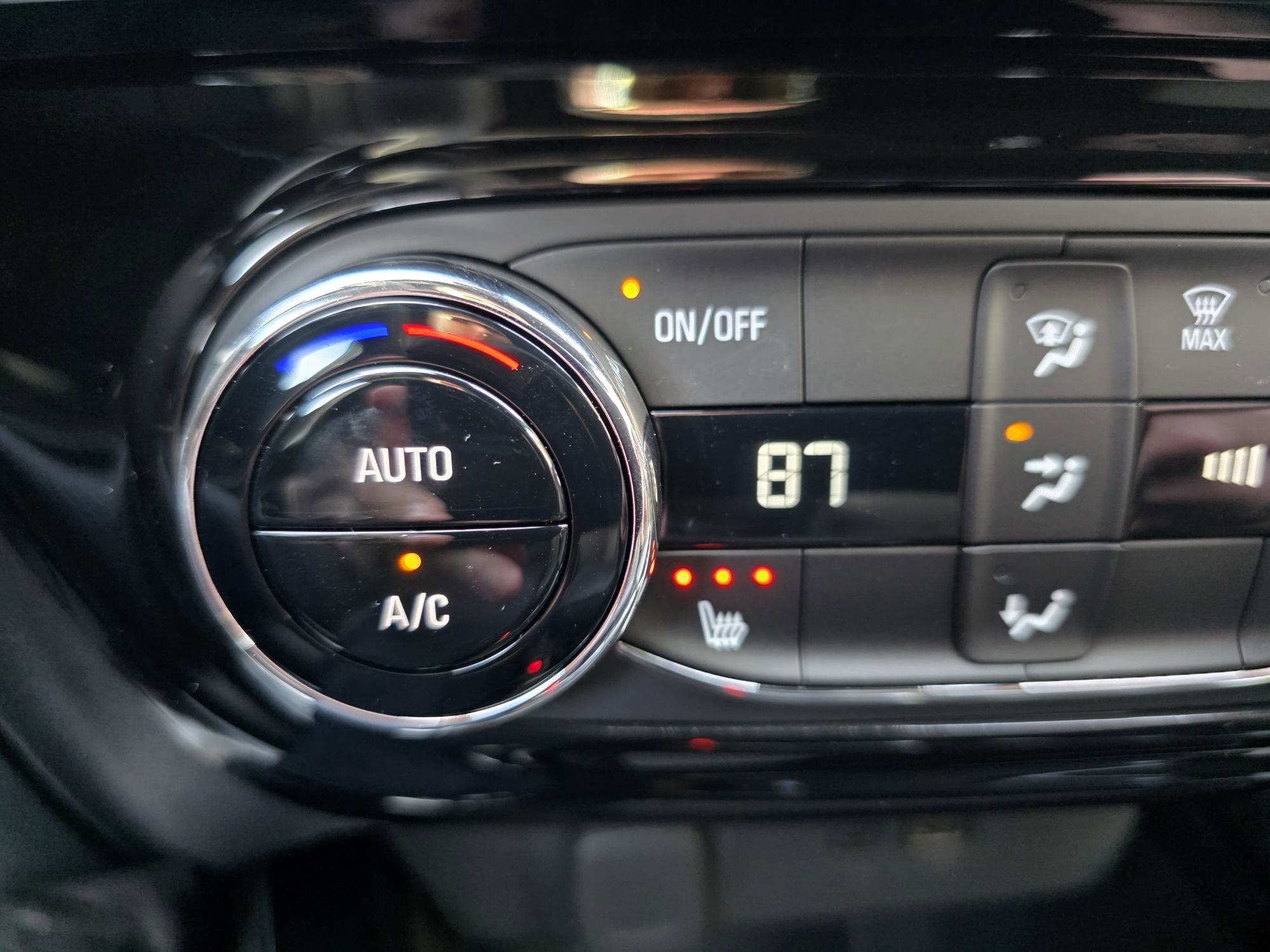 2025 Chevrolet Trax RS - Photo 8