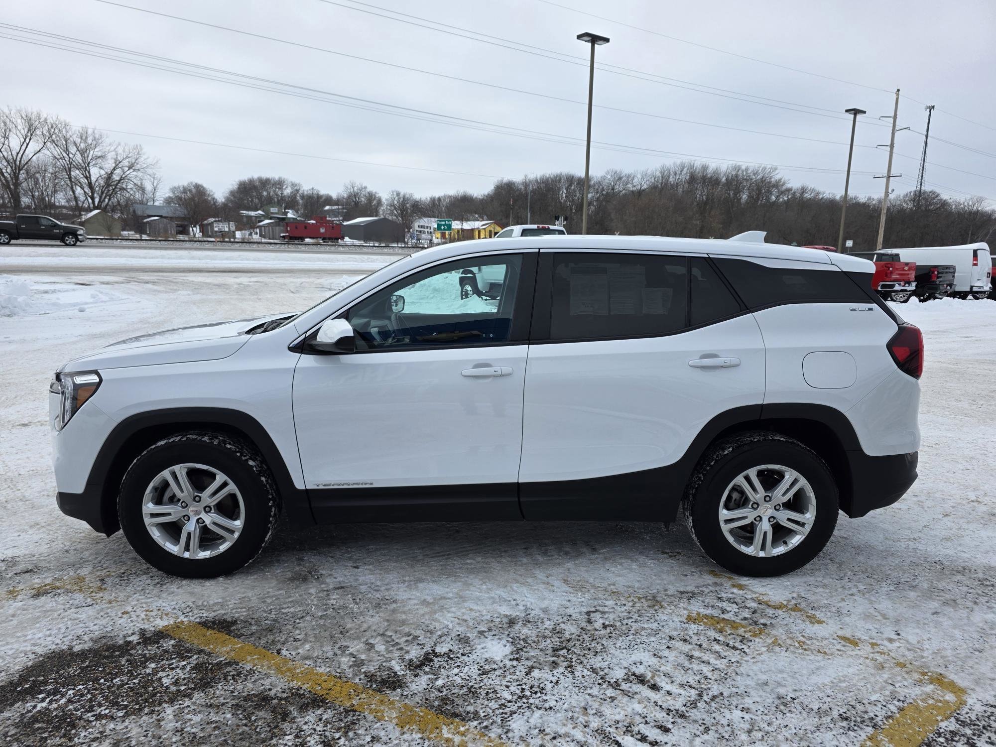 Used 2024 GMC Terrain SLE with VIN 3GKALTEG2RL284495 for sale in Annandale, Minnesota