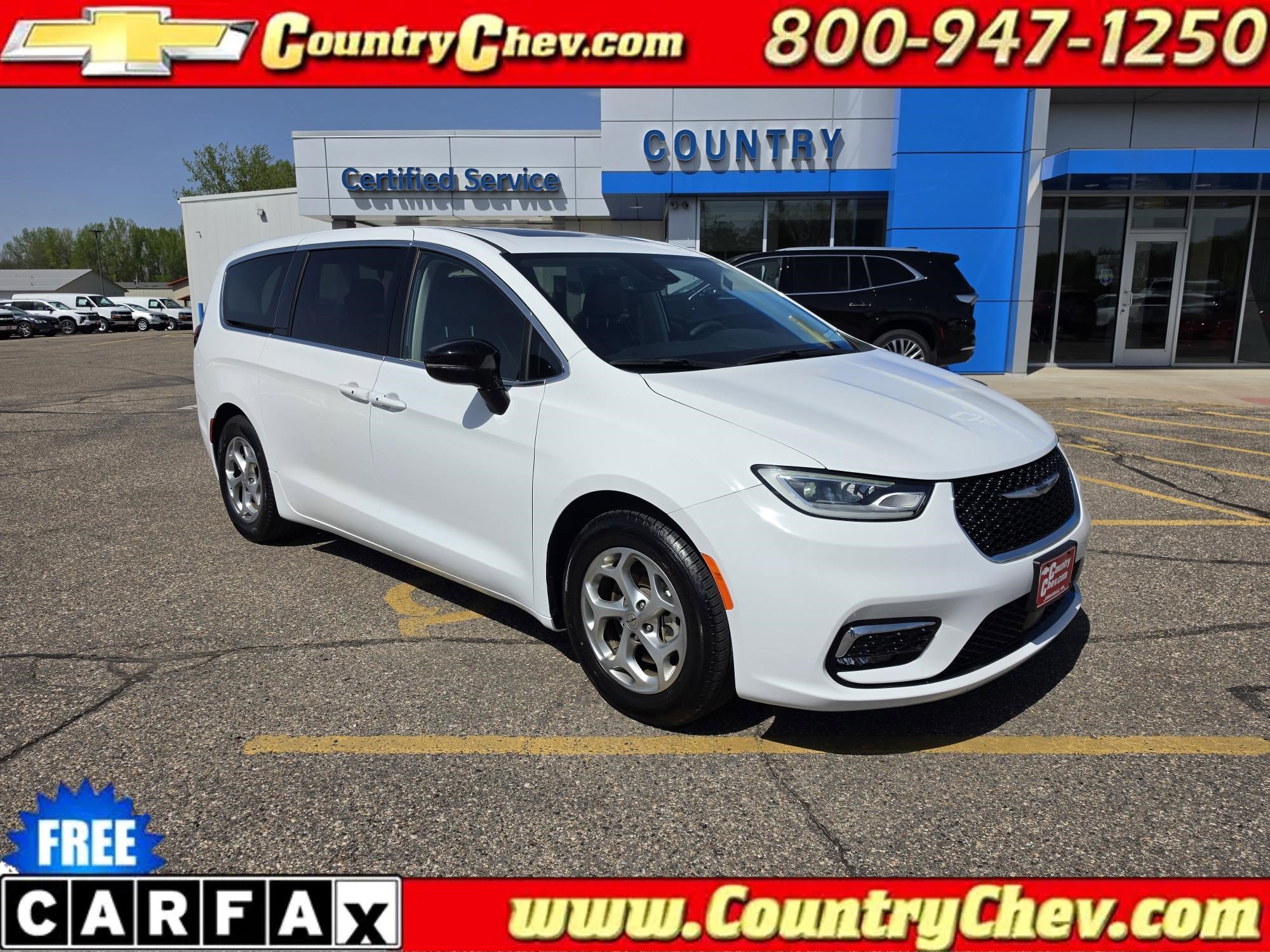 2024 Chrysler Pacifica Limited's photo