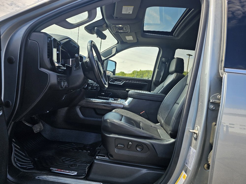2024 Chevrolet Silverado 3500HD LTZ photo 4