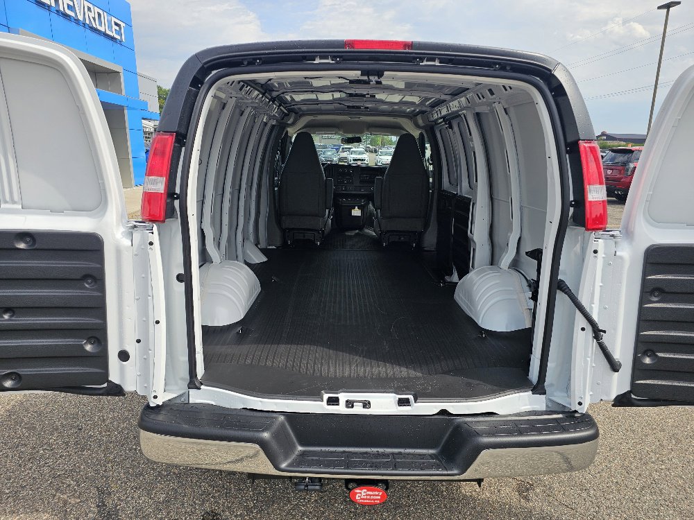 2025 Chevrolet Express Cargo Work Van - Photo 6