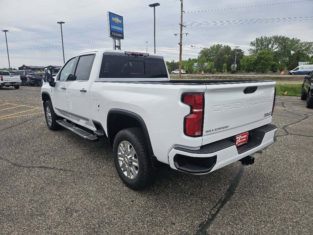 2025 Chevrolet Silverado 3500HD High Country photo 3