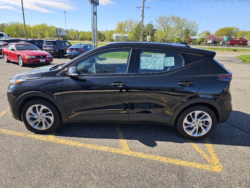 Used 2023 Chevrolet Bolt EUV LT with VIN 1G1FY6S09P4187138 for sale in Annandale, Minnesota