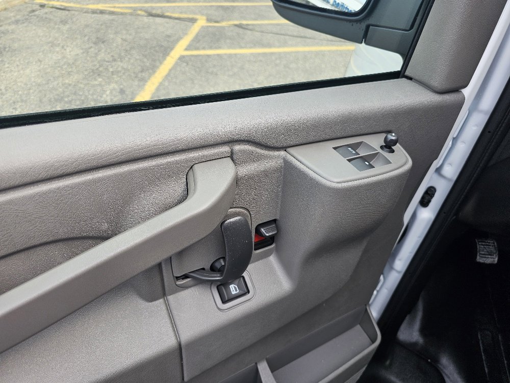 2025 Chevrolet Express Cargo Work Van - Photo 11
