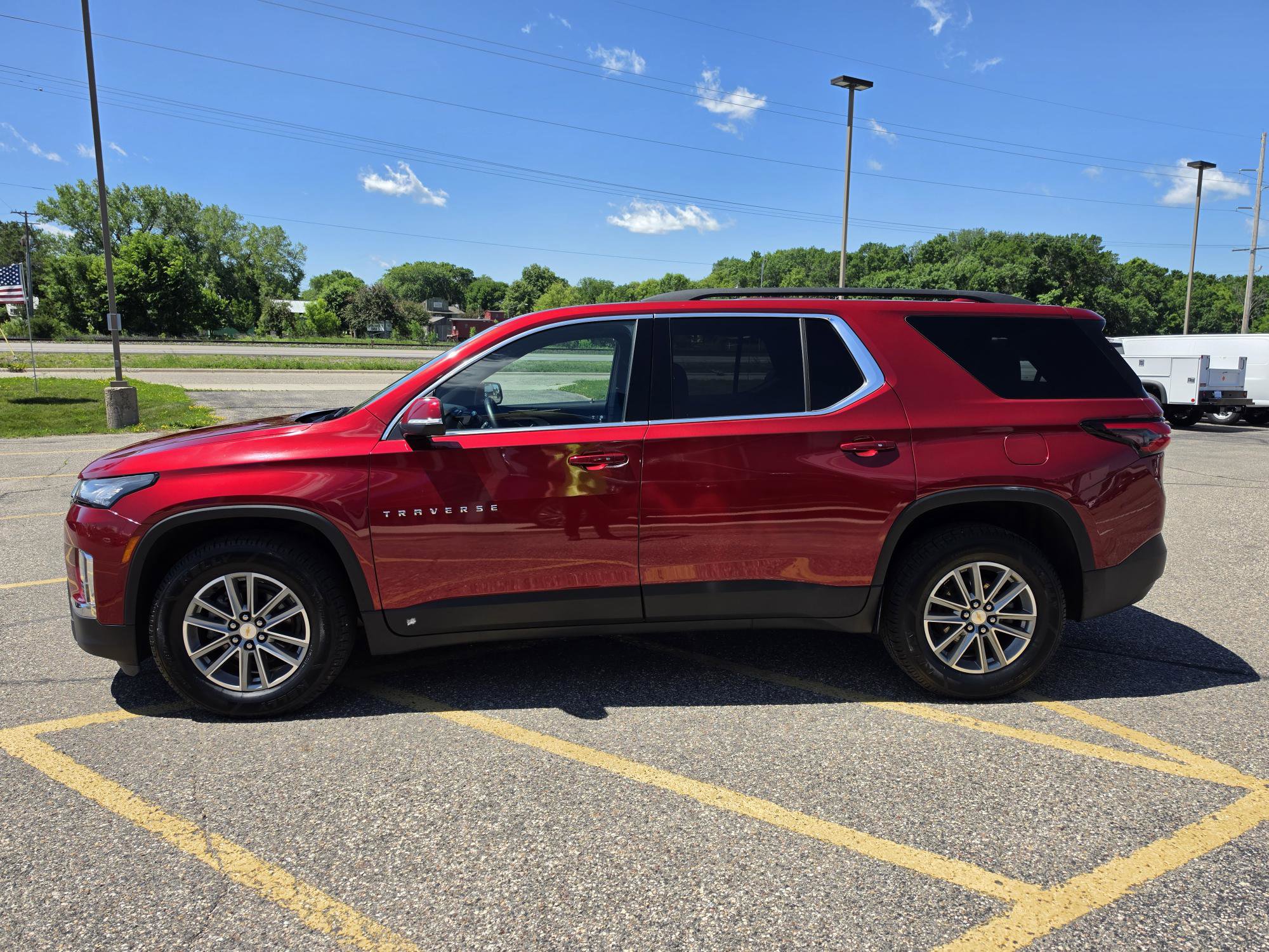 Used 2023 Chevrolet Traverse 1LT with VIN 1GNEVGKW6PJ170375 for sale in Annandale, Minnesota