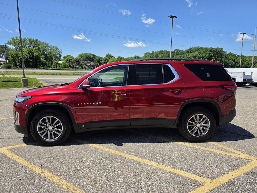 Used 2023 Chevrolet Traverse LT Cloth SUV