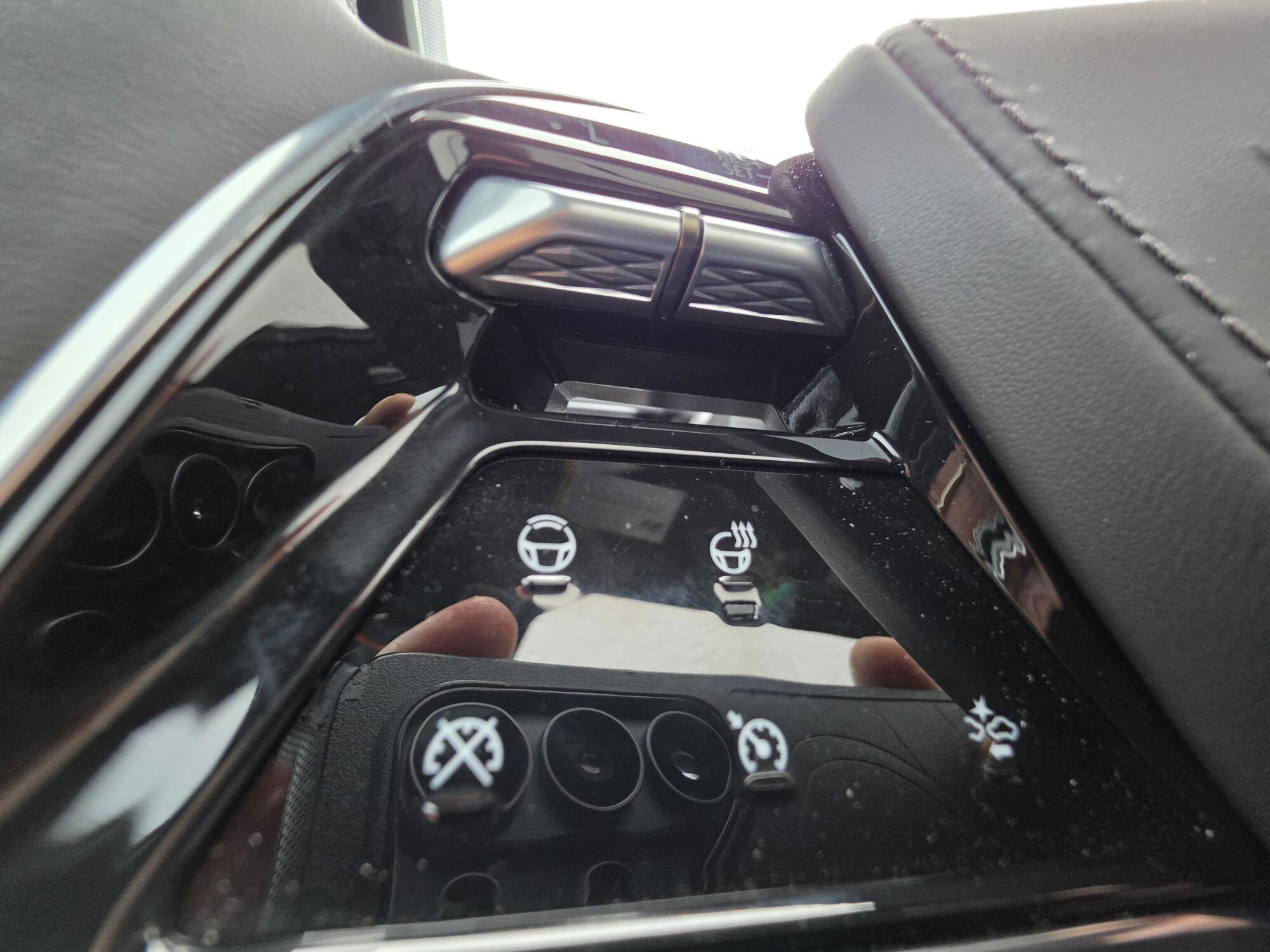 2026 Cadillac Escalade Platinum Sport - Photo 32