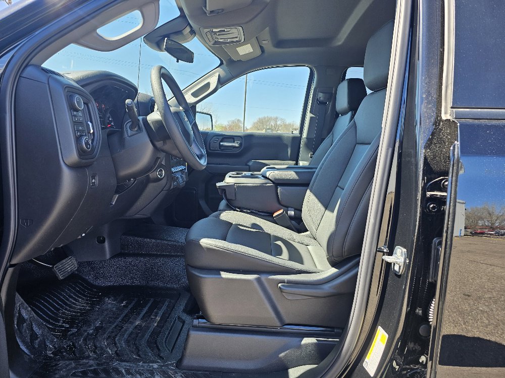 2025 Chevrolet Silverado 1500 photo 4