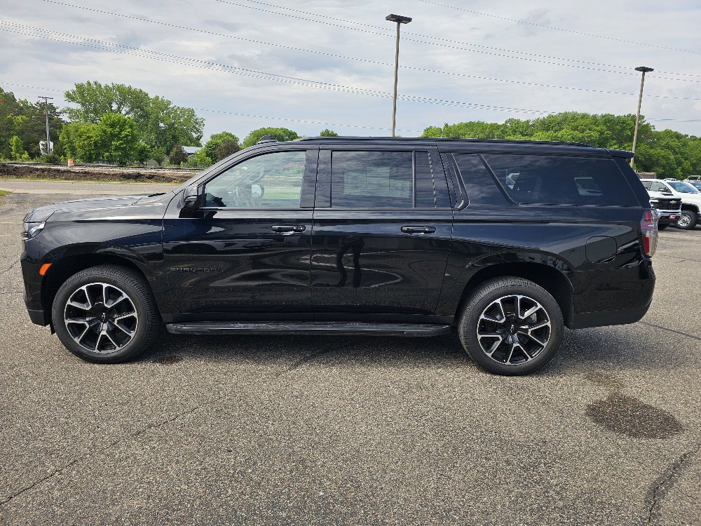 Used 2021 Chevrolet Suburban RST with VIN 1GNSKEKT3MR289763 for sale in Annandale, Minnesota