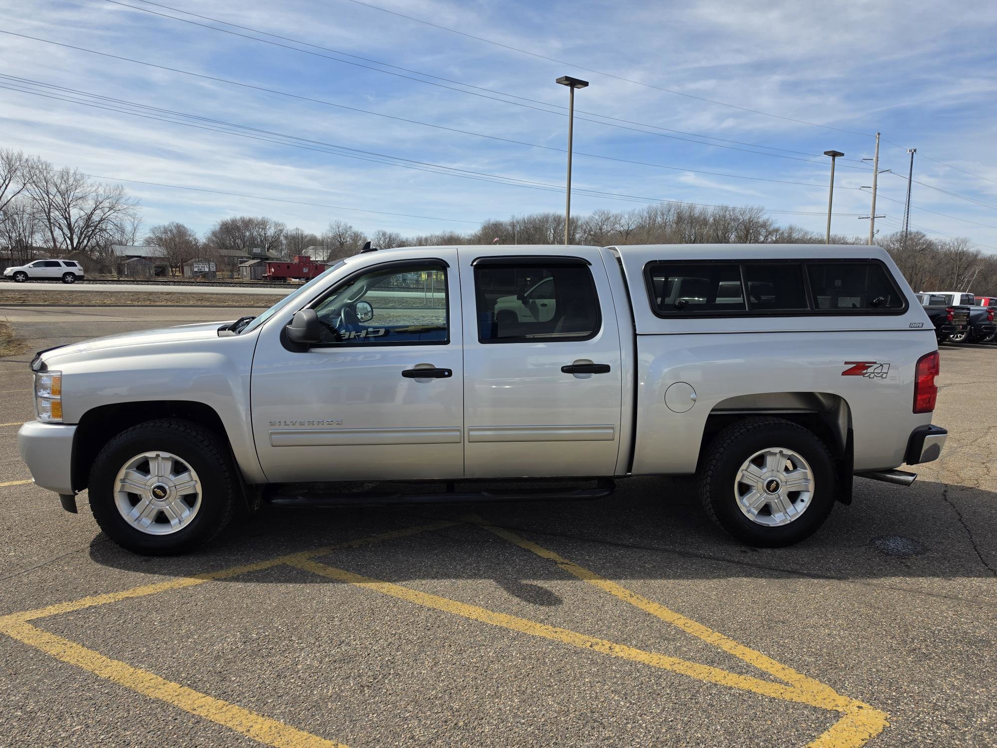 Used 2010 Chevrolet Silverado 1500 LT with VIN 3GCRKSE39AG299338 for sale in Annandale, Minnesota