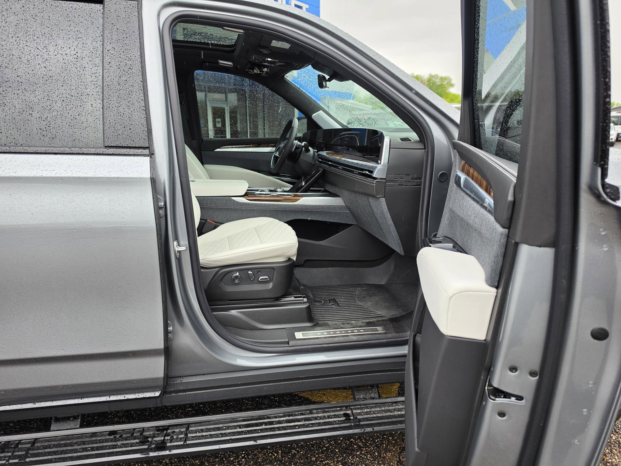 2026 Cadillac Escalade Platinum Sport - Photo 13